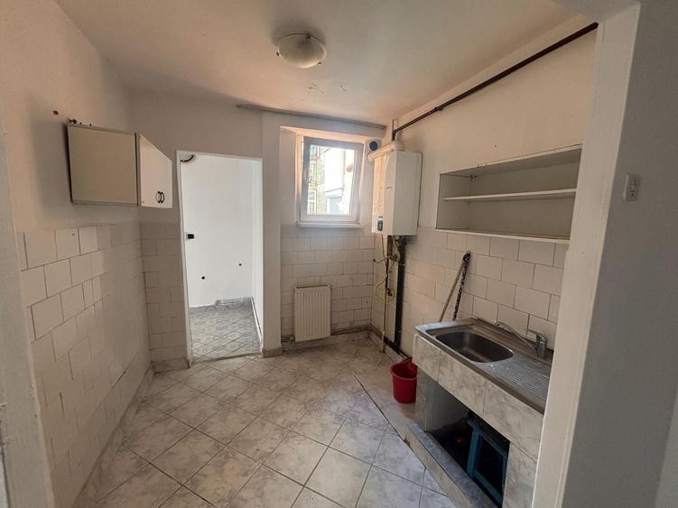 Apartament cu 2 camere decomandat în Mărăței