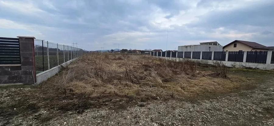 Teren de 525 mp, în Stupini