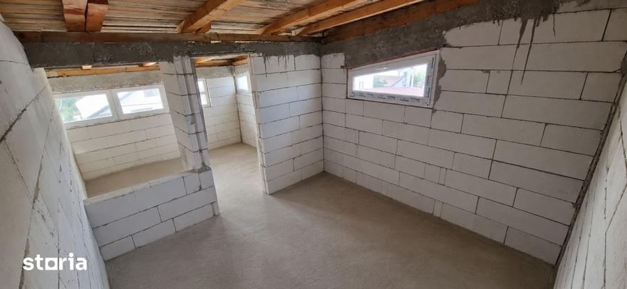 Apartament cu 2 camere decomandat în 1 Mai