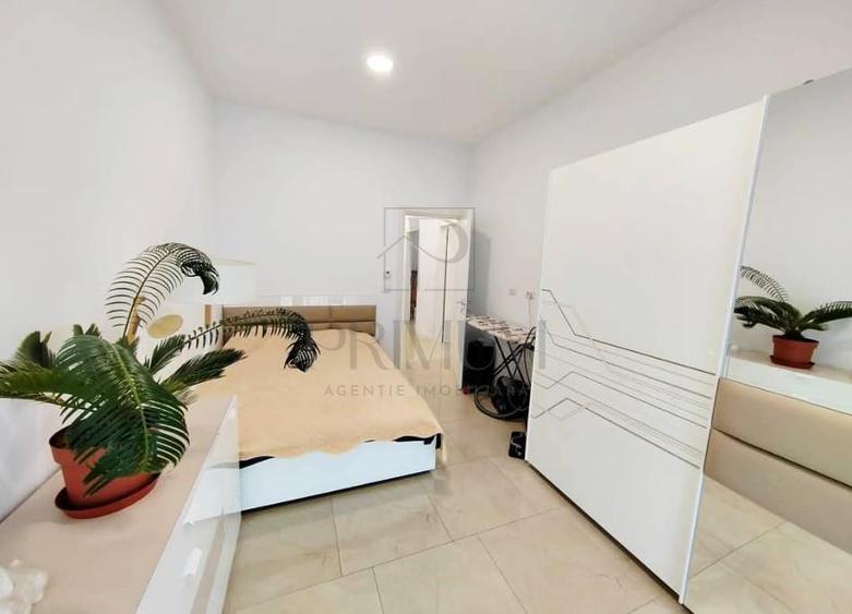 Penthouse cu 4 camere decomandat, mobilat în Torontalului