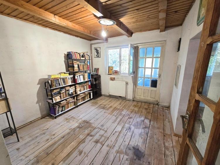 Duplex cu 5 camere cu Canalizare în Chitila