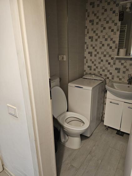 Garsonieră decomandată în Central