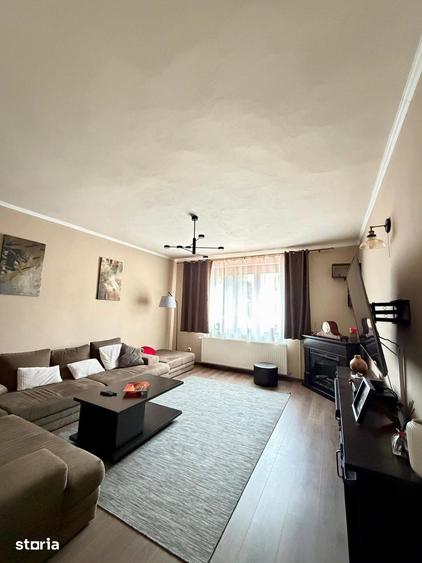 Casă cu 5 camere cu Teren 704 Mp în Titulescu