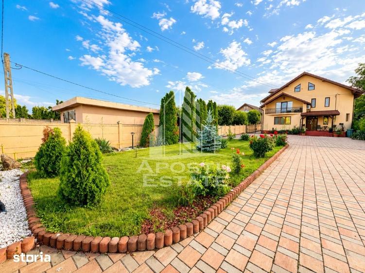 Casă cu 6 camere cu Teren 3500 Mp în Central