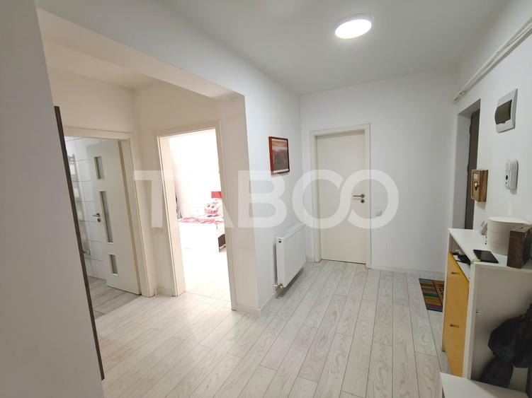 Apartament cu 3 camere decomandat, mobilat în Turnișor