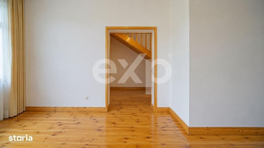 Casă cu 4 camere cu Teren 1766 Mp în Poiana Brașov