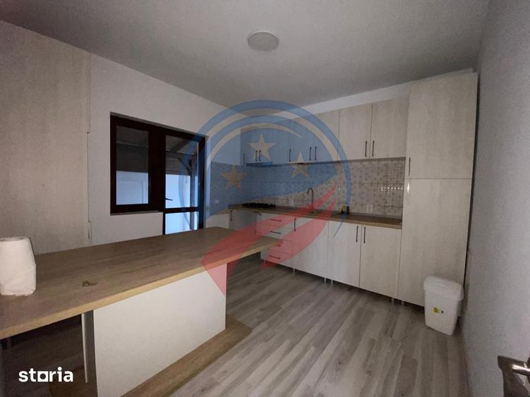 Casă cu 4 camere cu Teren 250 Mp în Lăpuș