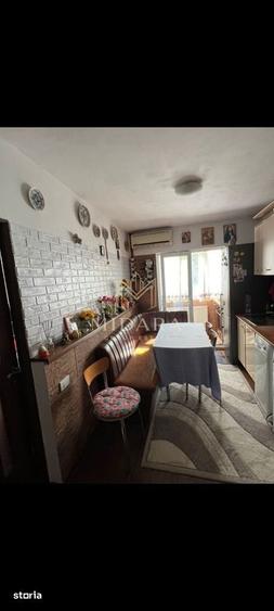 Apartament cu 3 camere decomandat în Colentina