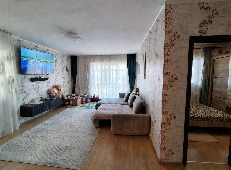 Apartament cu 2 camere decomandat, mobilat în Tătărași