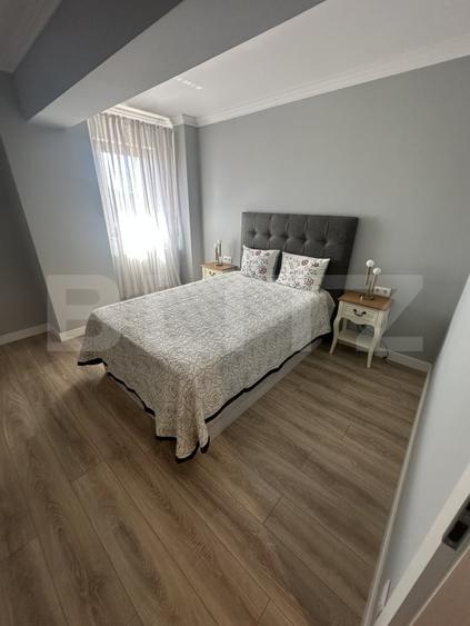 Apartament cu 3 camere semidecomandat, mobilat în Independenței