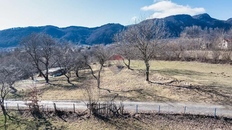 Teren de 1260 mp, în Predeluț