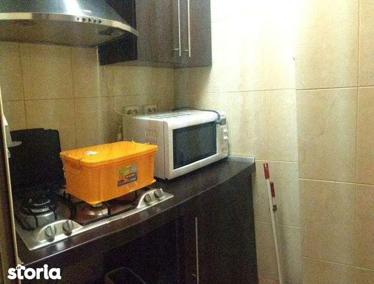 Apartament cu 3 camere decomandat, mobilat în Nerva Traian