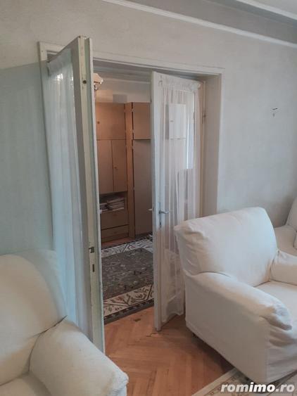 Apartament cu 4 camere decomandat în Central