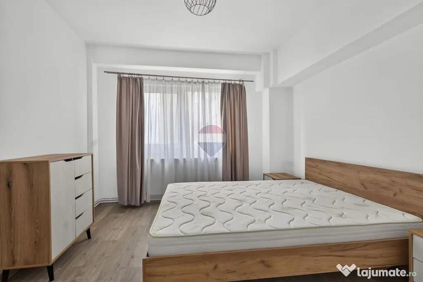 Apartament cu 4 camere decomandat în Polivalentă