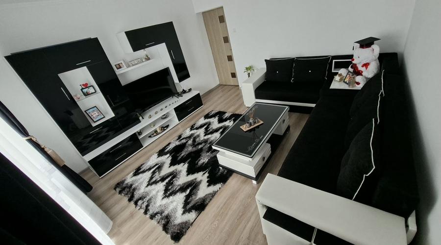 Apartament cu 3 camere în Argeșelu