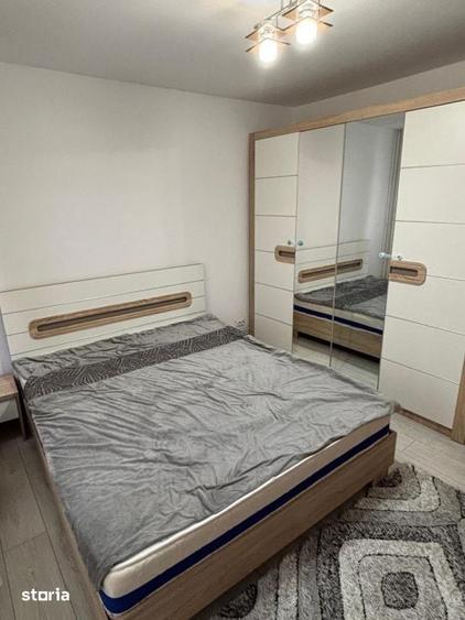 Apartament cu 3 camere decomandat în Rovine