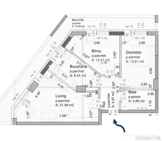 Apartament cu 3 camere decomandat în Tractorul