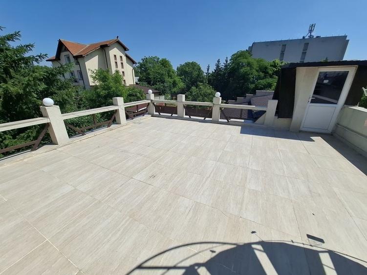 Casă cu 4 camere în Central