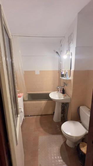 Apartament cu 2 camere decomandat în Soarelui
