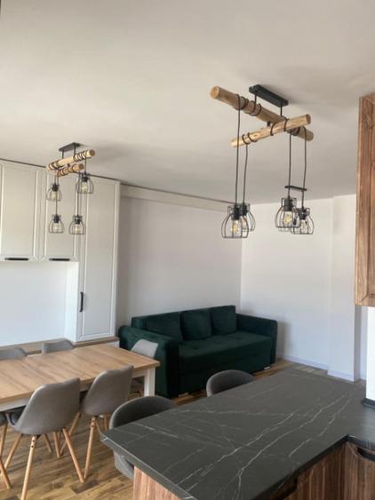 Apartament cu 3 camere semidecomandat în Central