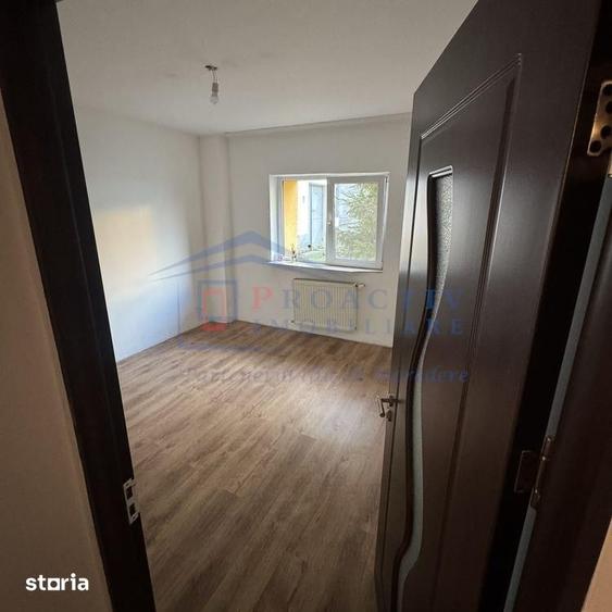 Apartament cu 4 camere decomandat în Obcini