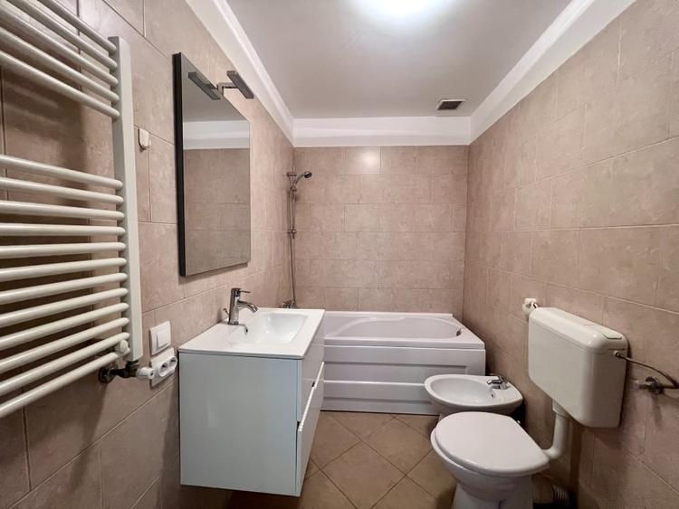 Apartament cu 3 camere în Dâmbovița
