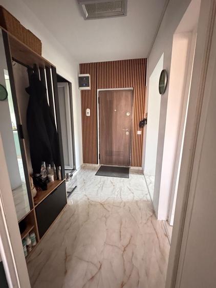 Apartament cu 2 camere decomandat în Florești