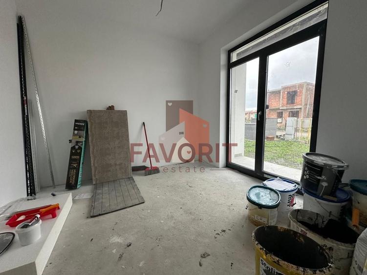 Duplex cu 5 camere cu Canalizare în Săcălaz