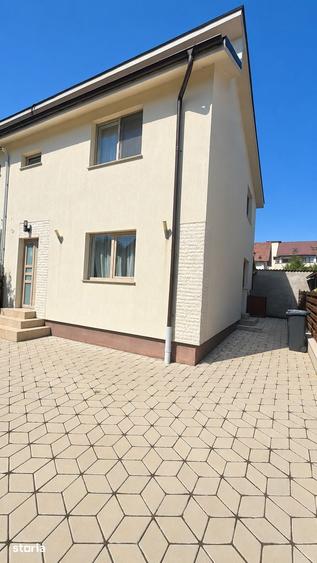 Casă cu 3 camere cu Teren 300 Mp în Central