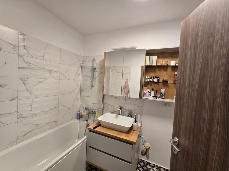 Apartament cu 3 camere decomandat, mobilat în Nord