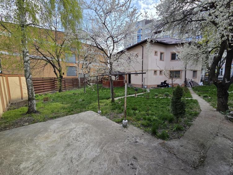 Casă cu 4 camere cu Teren 776 Mp în Unirii