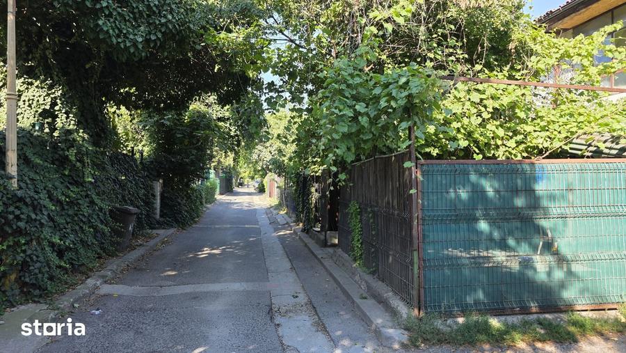 Garsonieră decomandată în Titan