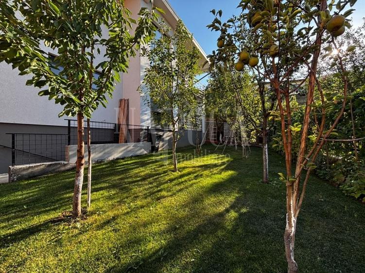 Casă individuală cu 4 camere cu Canalizare în Florești