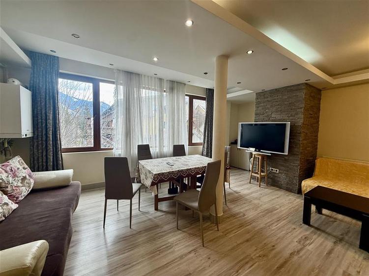Apartament cu 2 camere decomandat, mobilat în Poiana Brașov