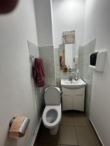 Spațiu comercial, de 76 mp, în Central
