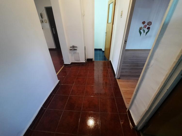 Apartament cu 3 camere decomandat în 13 Septembrie