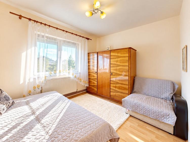 Apartament cu 2 camere semidecomandat, mobilat în Girocului