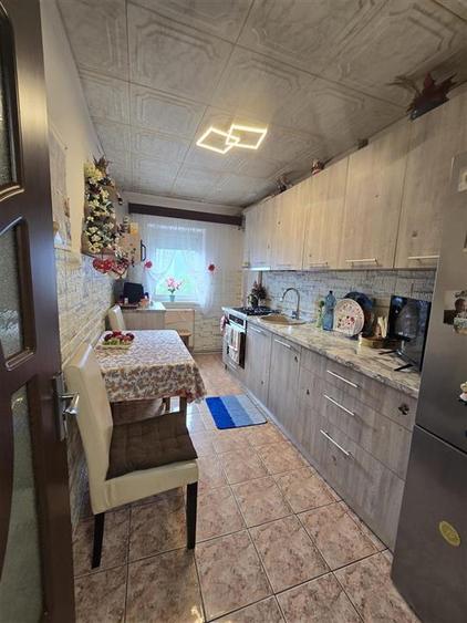 Apartament cu 4 camere decomandat, mobilat în Exterior Est