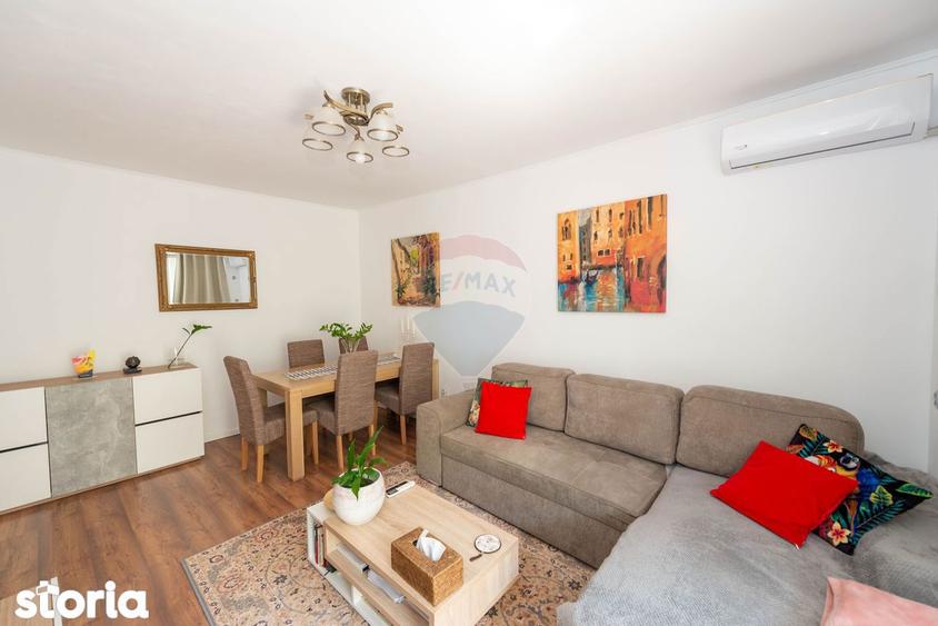Apartament cu 3 camere, mobilat în Tei