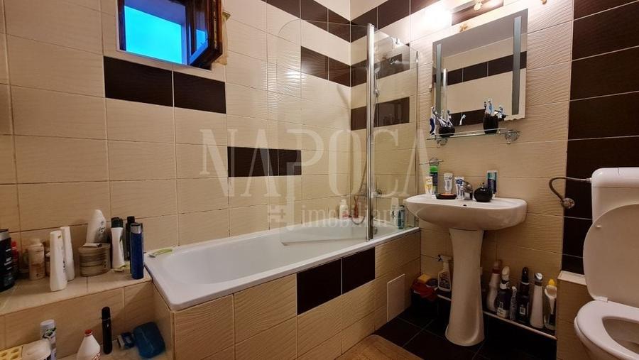 Casă individuală cu 4 camere cu Canalizare în Central