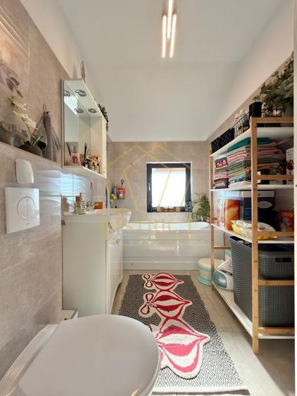 Apartament cu 2 camere semidecomandat, mobilat în Giroc