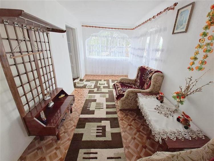 Casă cu 3 camere cu Teren 549 Mp în 9 Mai