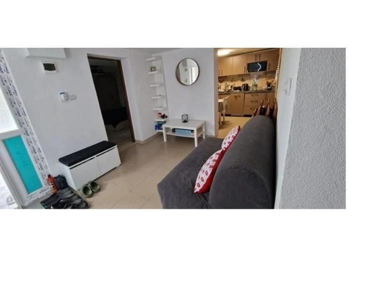 Casă cu 2 camere cu Teren 1278 Mp în Buzoești
