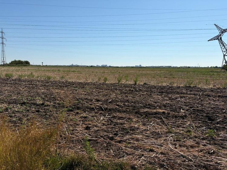 Teren agricol extravilan de 35000 mp, în Exterior Vest