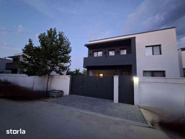 Casă cu 4 camere cu Teren 270 Mp în Calea București