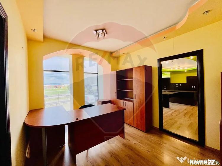 Spațiu comercial, de 250 mp, în Vest