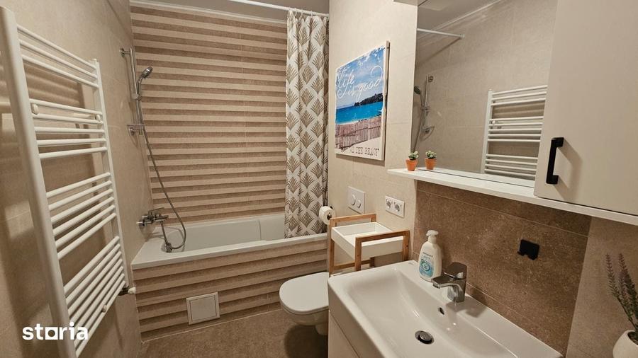 Apartament cu 2 camere decomandat în Tractorul