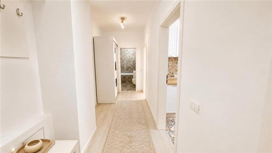 Apartament cu 2 camere decomandat, mobilat în Tractorul