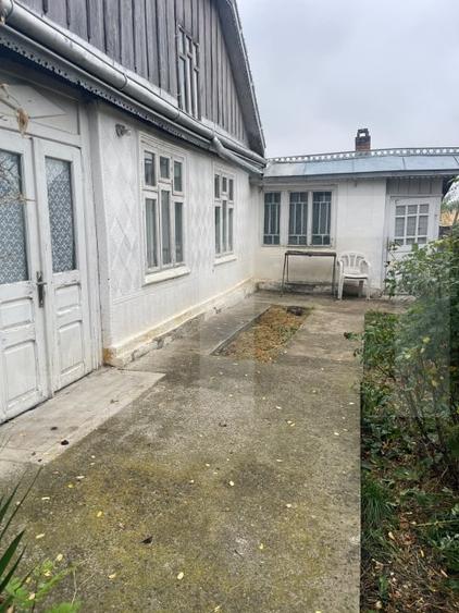 Casă individuală cu 4 camere cu Canalizare în Brăești