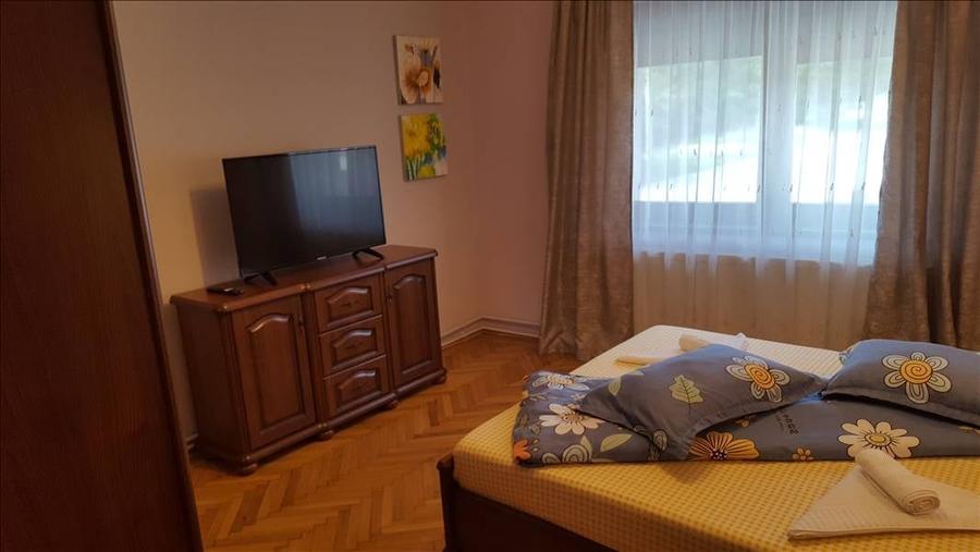 Casă cu 3 camere cu Canalizare în Periferie